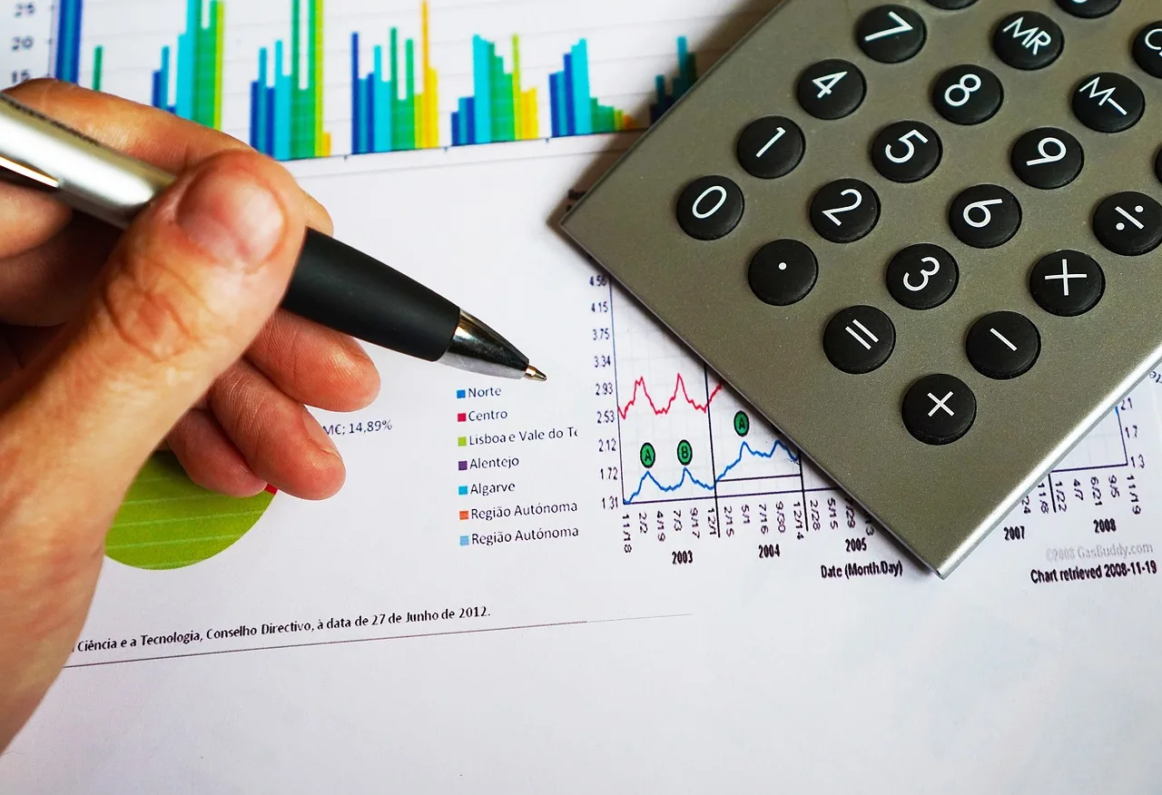 office, pen, calculator, calculation, data, chart, financial, money, entrepreneurship, graphs, calculator, calculator, data, data, financial, financial, financial, financial, financial, money, money, money, entrepreneurship, entrepreneurship. Business Credit Tradelines: Reporting Steps and Timing